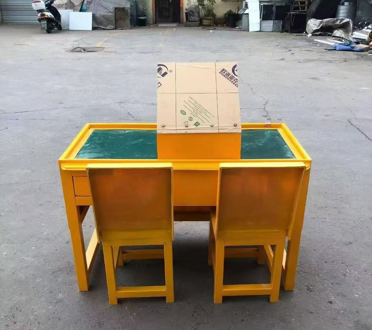 兴隆防静电导通桌井下煤矿火工品发放桌：危险品流转的安全守护者